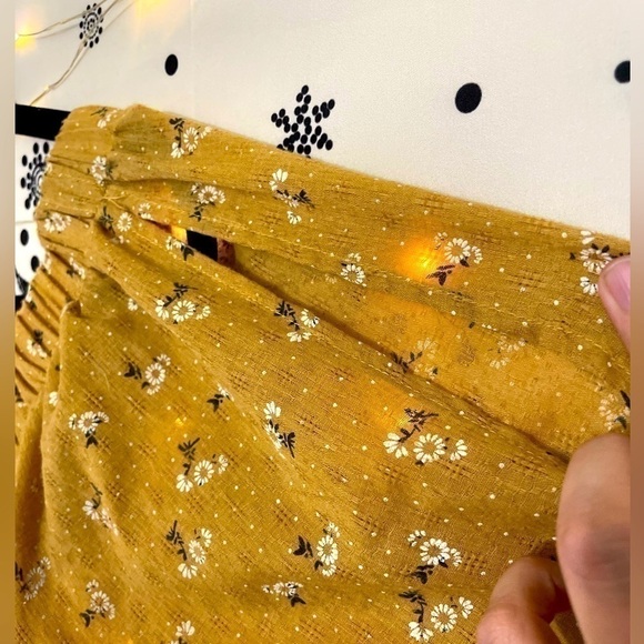 NWOT gold off the shoulder plus size blouse with cut outs and button detail - Picture 3 of 10